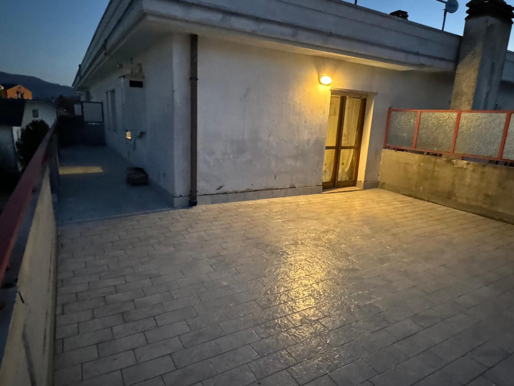 Ferienwohnung Attico - Terrazza Su Castello Castel Di Sangro Exterior foto
