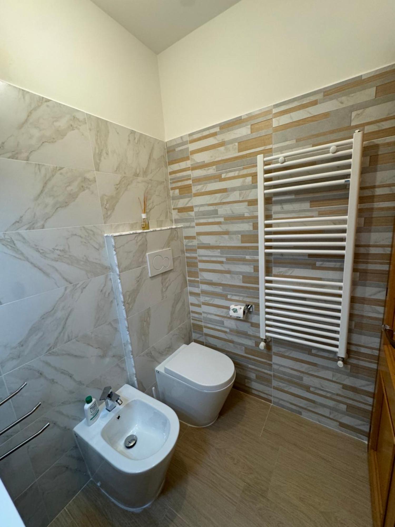 Ferienwohnung Attico - Terrazza Su Castello Castel Di Sangro Exterior foto
